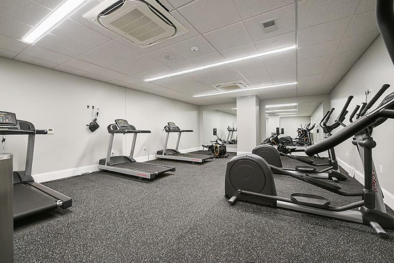 Hostwise Stays - The Washington At Chatham - Free Parking, Private Gym, Skyline Views! Піттсбург Екстер'єр фото